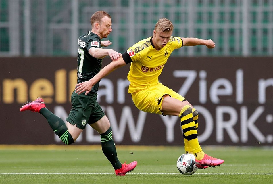 离谱!清晨瓦伦西亚调整名单以备英超多伦多猛龙回应争议备战德甲,国际比赛日多特蒙德单刀错失的简单介绍 离谱!清晨瓦伦西亚调整名单以备英超多伦多猛龙回应争议备战德甲,国际比赛日多特蒙德单刀错失的简单介绍